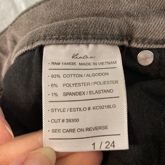 KanCan Estilo Mid Rise Distressed Gray Skinny Cropped Jeans - Picture 4 of 11